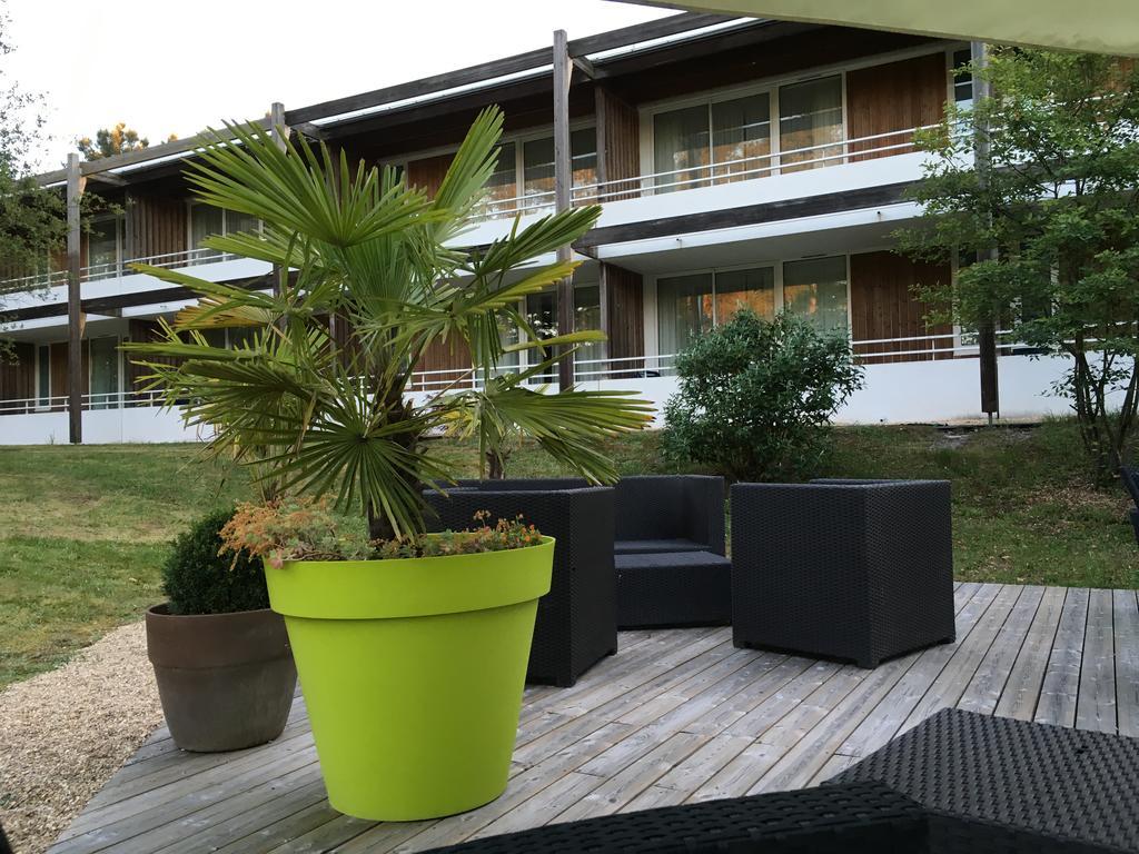 Logis Des Sittelles Hotel Montfort-le-Gesnois Exterior photo